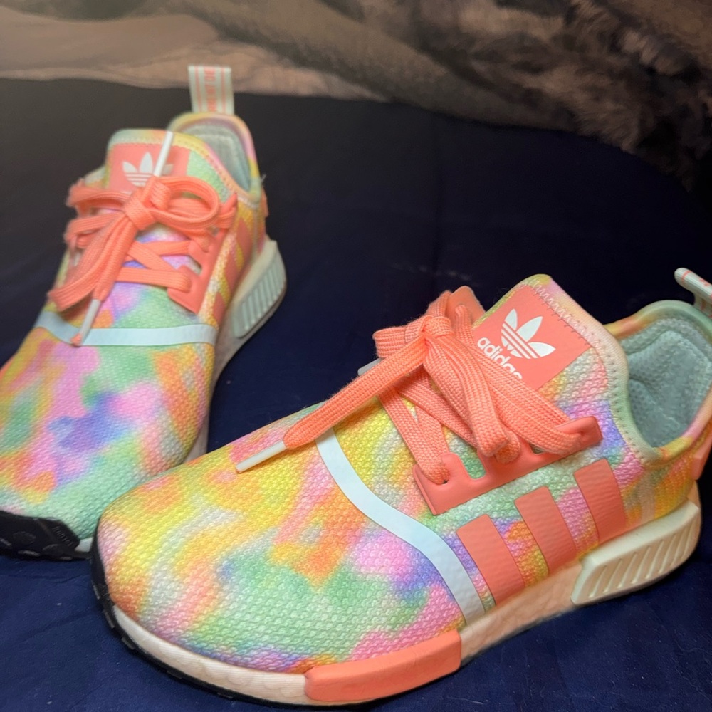 ✨ adidas NMD R1 Tie-Dye Rainbow Sneakers – Women’s Size 6.5 ✨